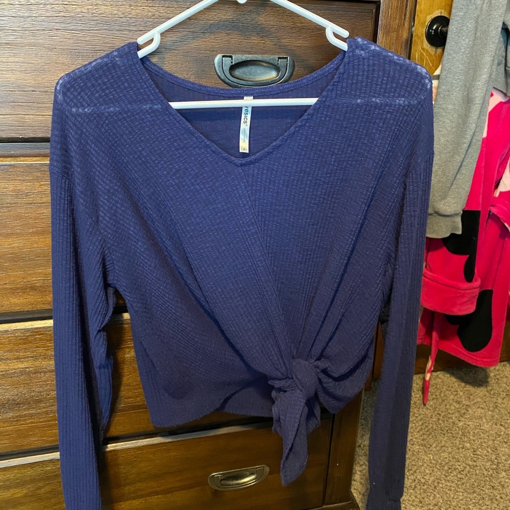 Dark blue cropped long sleeve!!